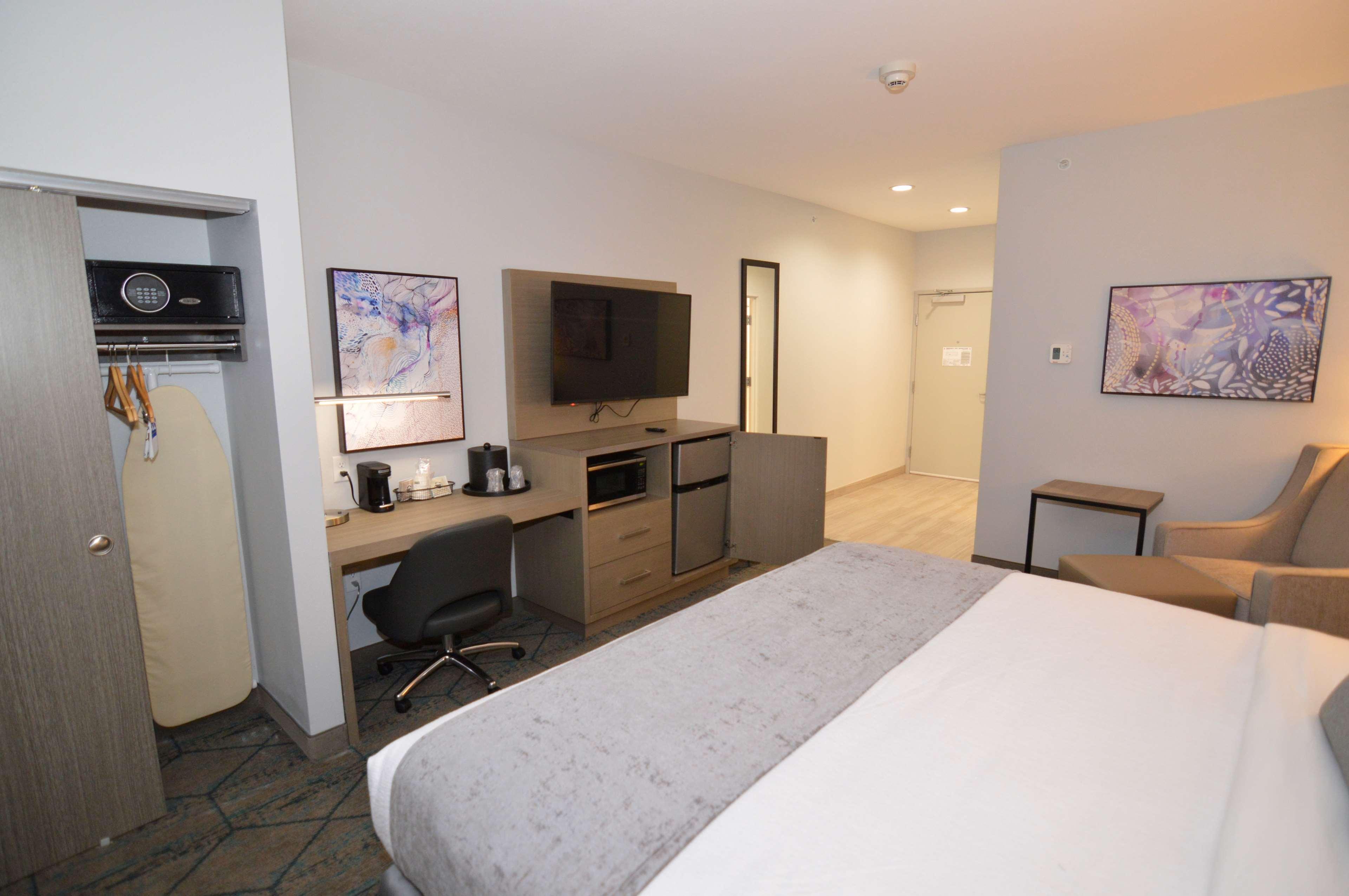 Best Western Plus Executive Residency Oklahoma City I-35 Exterior photo