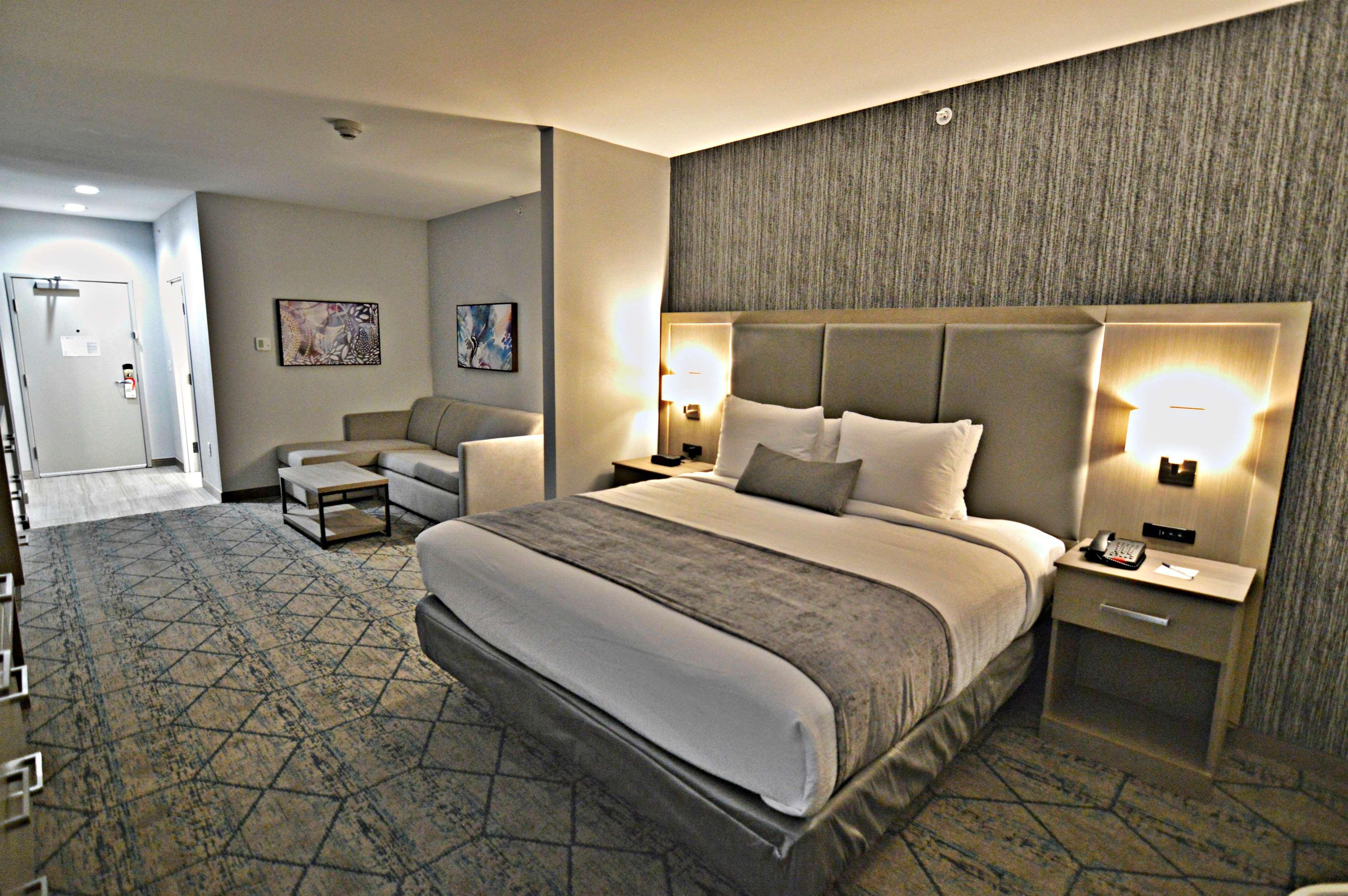 Best Western Plus Executive Residency Oklahoma City I-35 Exterior photo